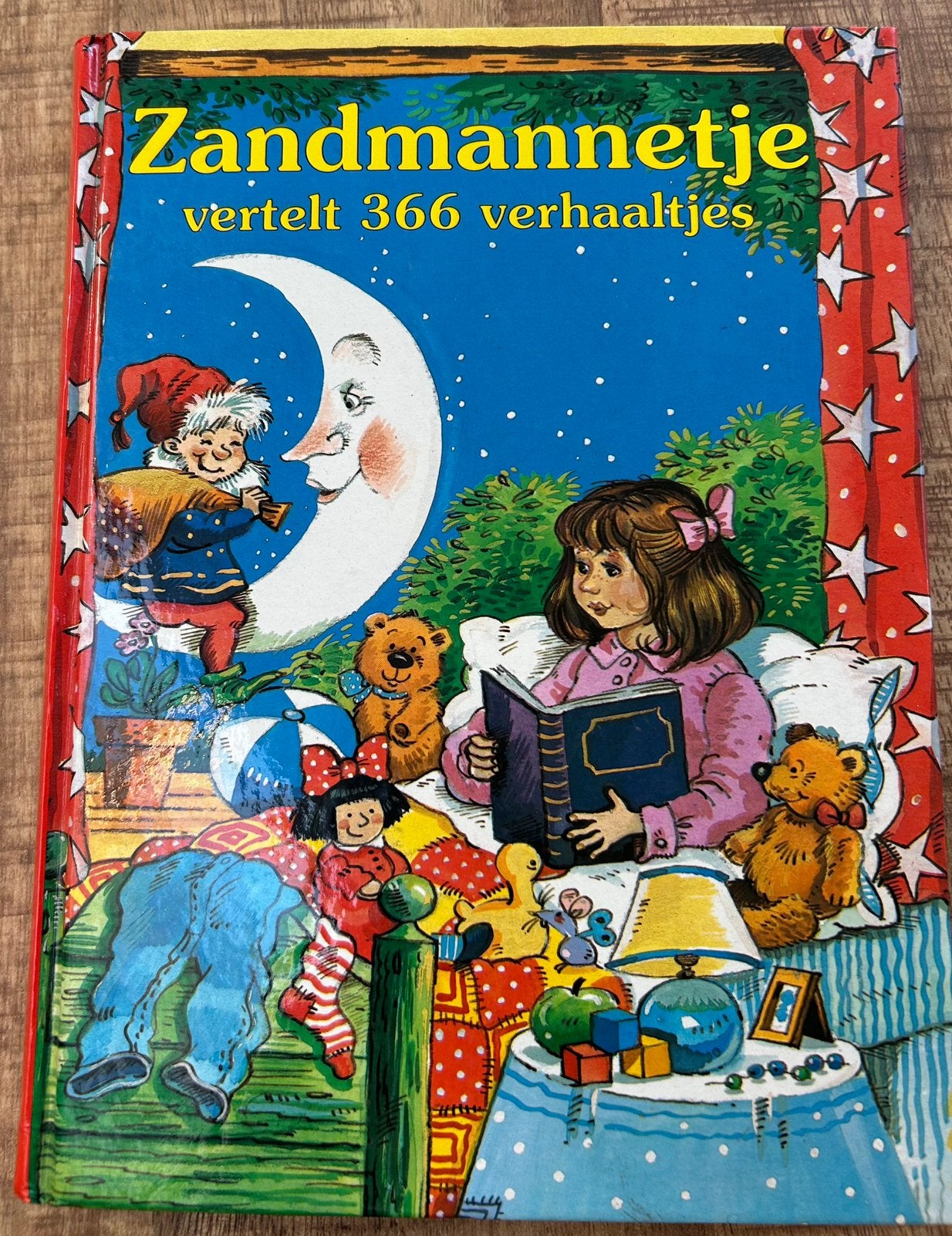 Zandmannetje Vertelt 366 Verhaaltjes - Kinderboek, Boeken, Ophalen of Verzenden, Gelezen