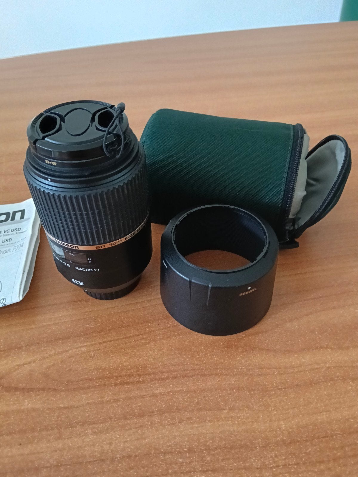 Tamron 90mm f/2.8 Macro Lens met accessoires, Ophalen of Verzenden, Zo goed als nieuw, Macrolens