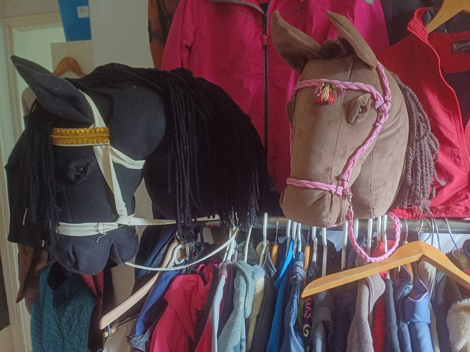 Hobby horse 2 stuk nu 45per stuk afhaal, Ophalen of Verzenden, Zo goed als nieuw