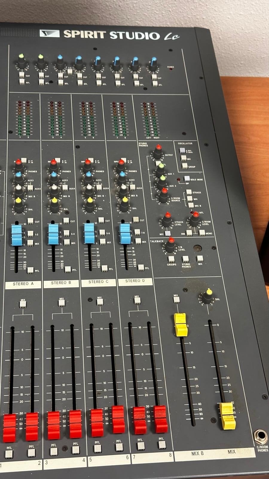 Soundcraft Spirit Studio LC Mengpaneel, Muziek en Instrumenten, Mengpanelen, Gebruikt, 20 kanalen of meer, Microfooningang, Ophalen
