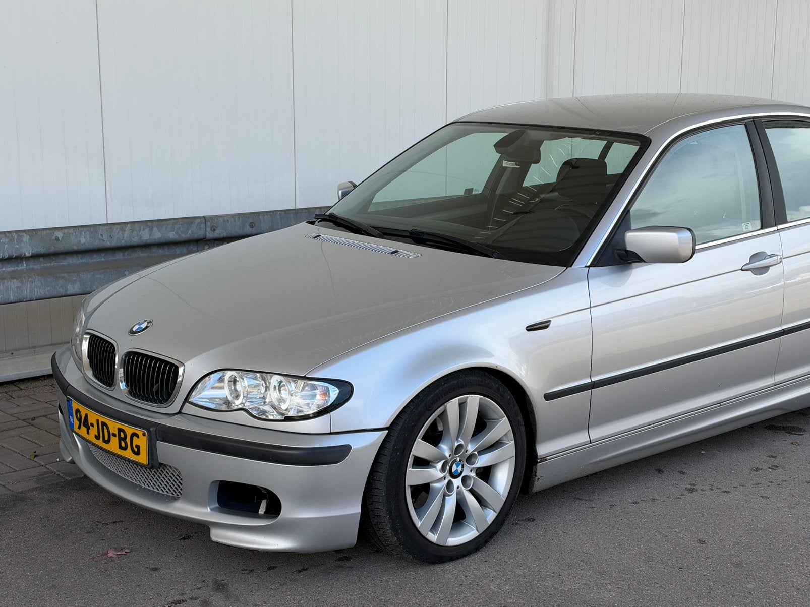 BMW 3-Serie 325i /m-tech /schroefset /Handbak, 1385 kg, Achterwielaandrijving, Zwart, Leder en Stof