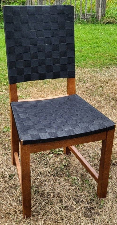 Vintage houten stoel met zwart gevlochten zitting en rugleun, Huis en Inrichting, Stoelen, Ophalen