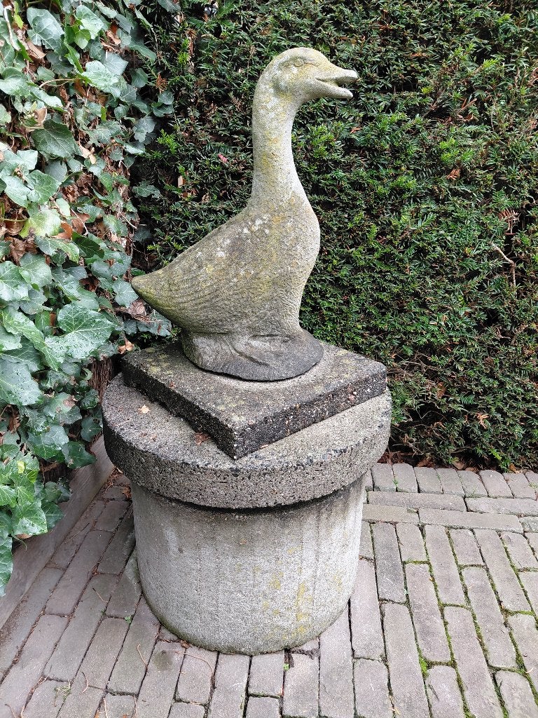 betonnen gans op sokkel, Ophalen, Gebruikt, Beton, Overige typen