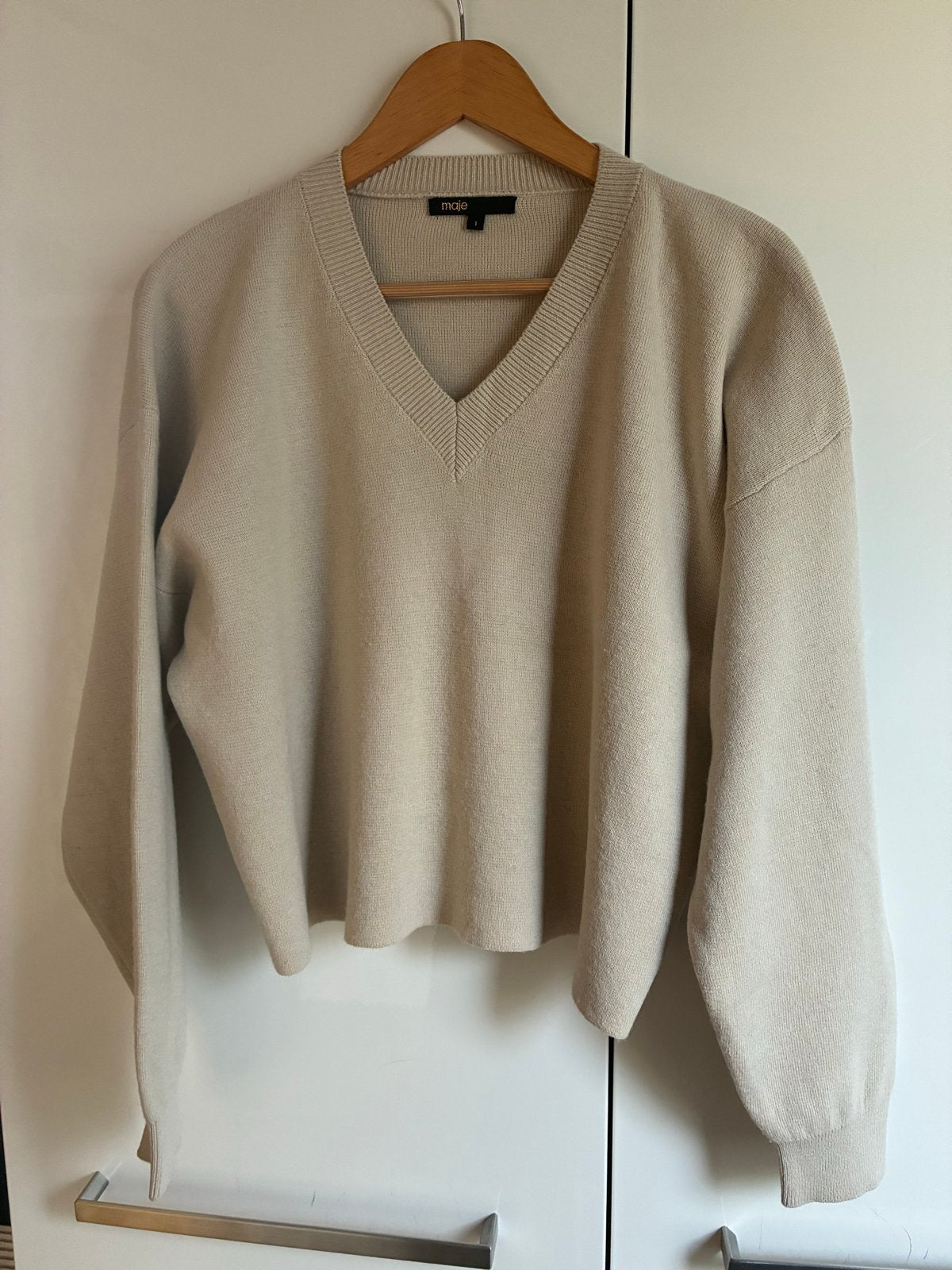 Maje trui V-hals beige maat S nieuw super zacht, Kleding | Dames, Verzenden, Nieuw, Maat 36 (S), Beige
