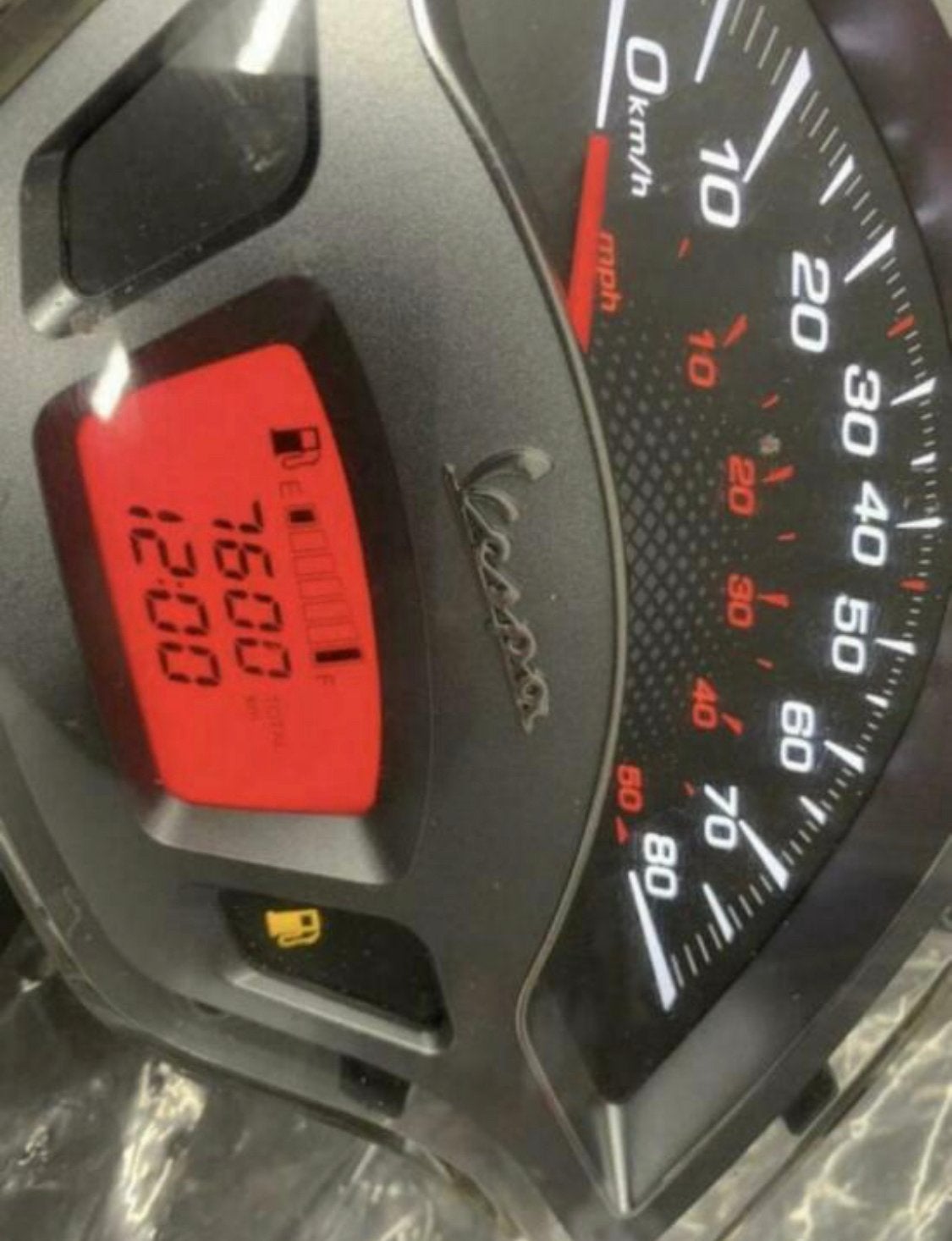 Vespa sprint teller kilometerteller 7600 km in Amsterdam, Ophalen, Zo goed als nieuw, Overige typen