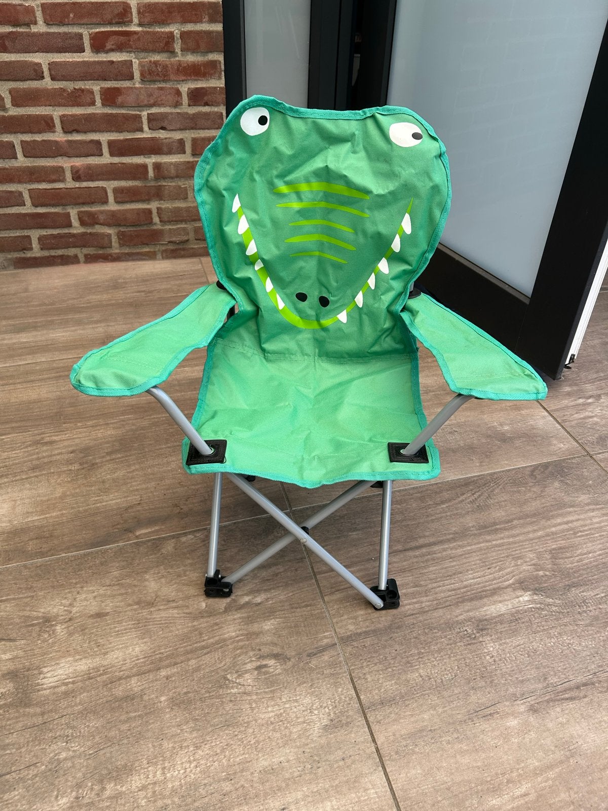 Nieuwe kinderstoel in krokodillen design, Ophalen, Nieuw, Jongen of Meisje