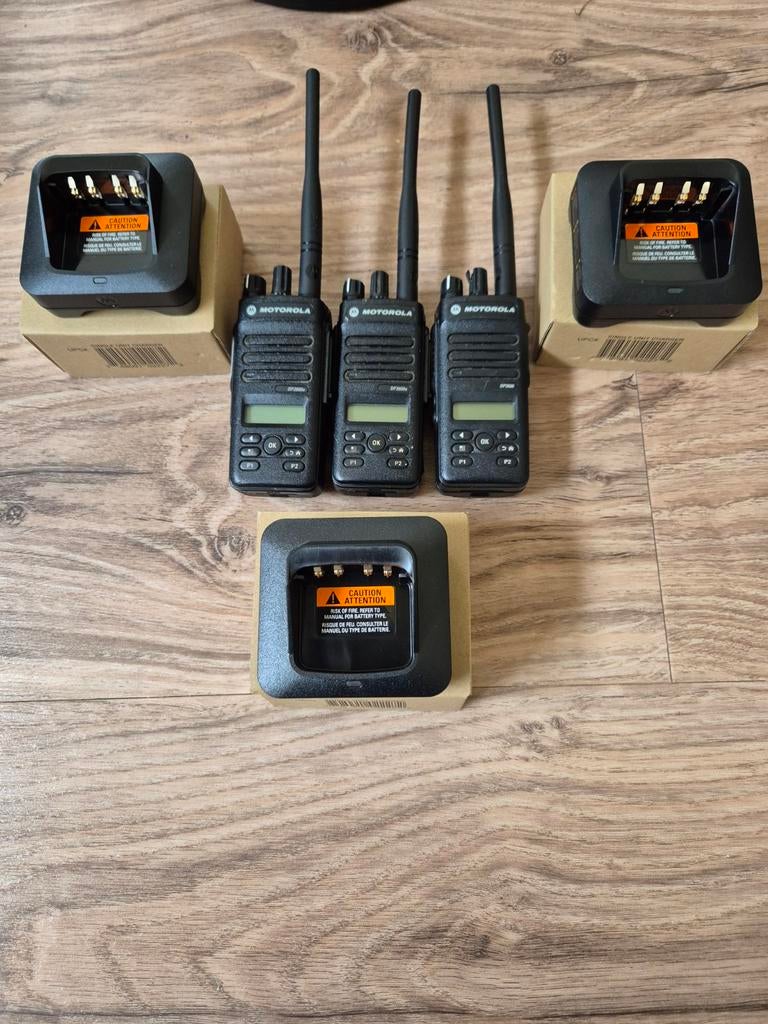 Motorola DP2600e Portofoons met Opladers - Set van 3, Ophalen of Verzenden
