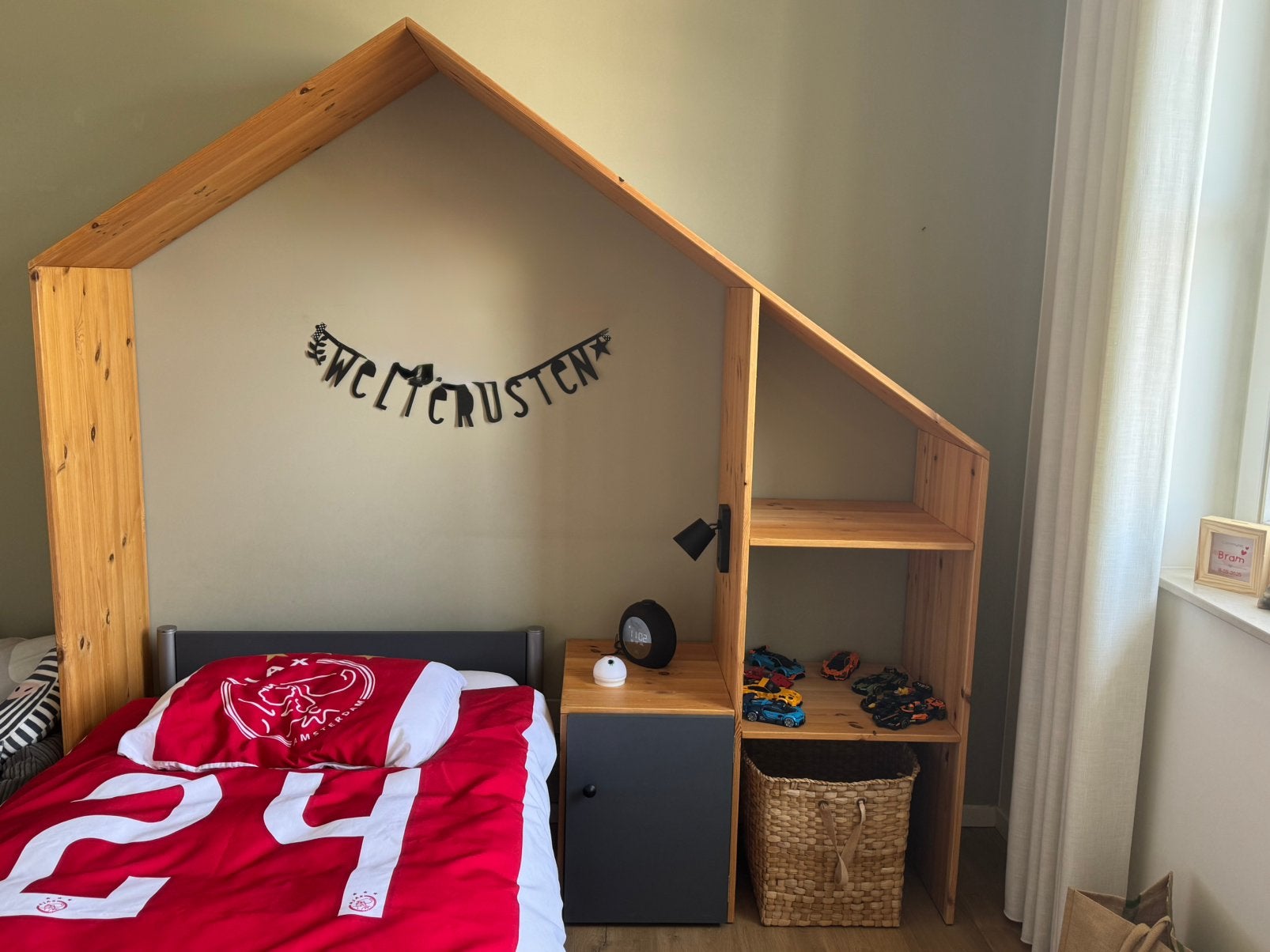 Bedhuisje en nachtkastje, incl lamp, Ophalen, Zo goed als nieuw