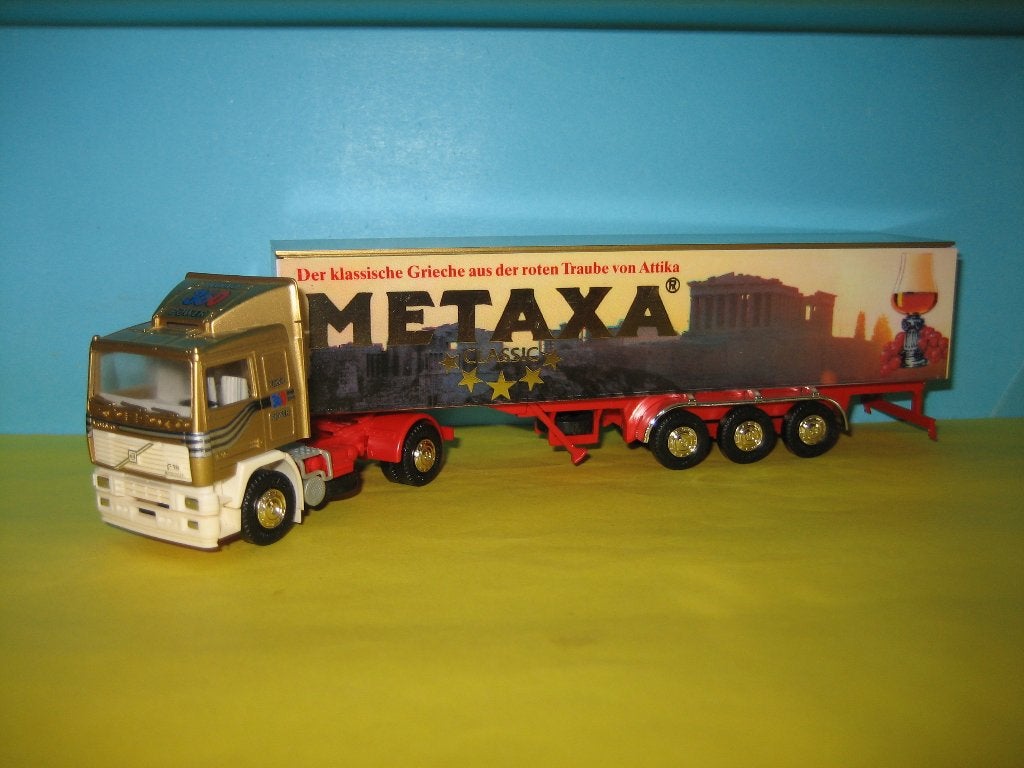 Metaxa  VOLVO met oplegger  Herpa/Albedo, Ophalen of Verzenden, Zo goed als nieuw, Bus of Vrachtwagen, Herpa