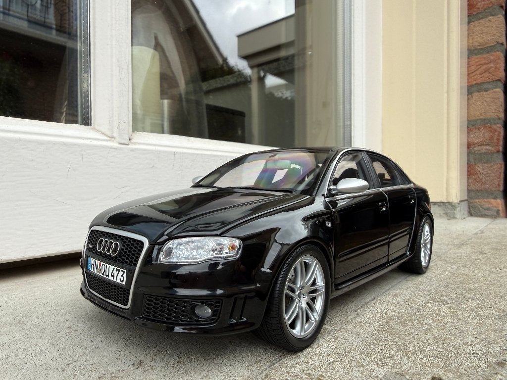 1:18 Audi B7 RS4 4.2 V8 Sedan zwart Minichamps Dealer, Hobby en Vrije tijd, Modelauto's | 1:18, Minichamps, Auto, Ophalen of Verzenden