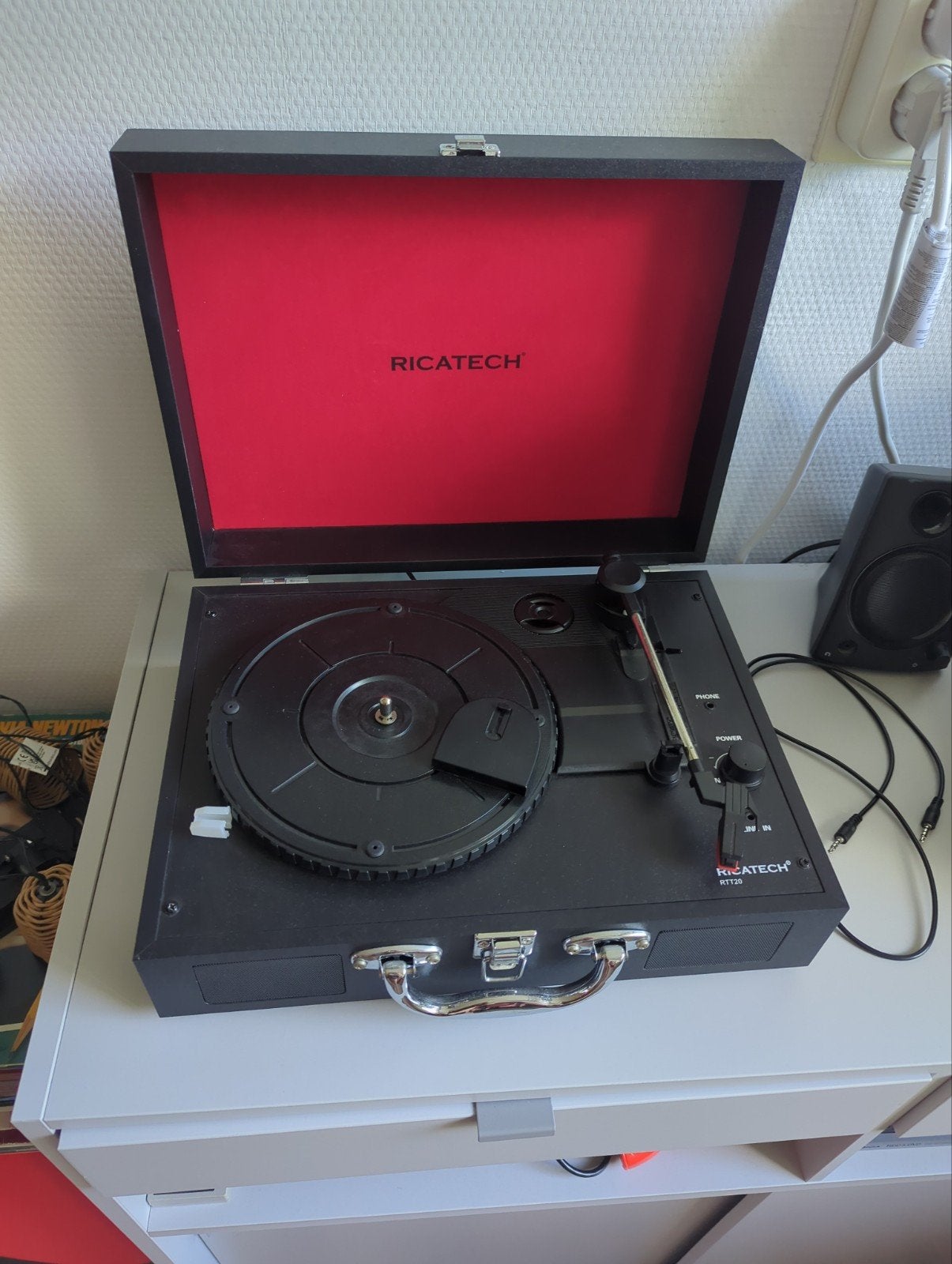 Ricatech RT130 Platenspeler - Draagbaar en Stijlvol, Audio, Tv en Foto, Platenspelers, Ophalen