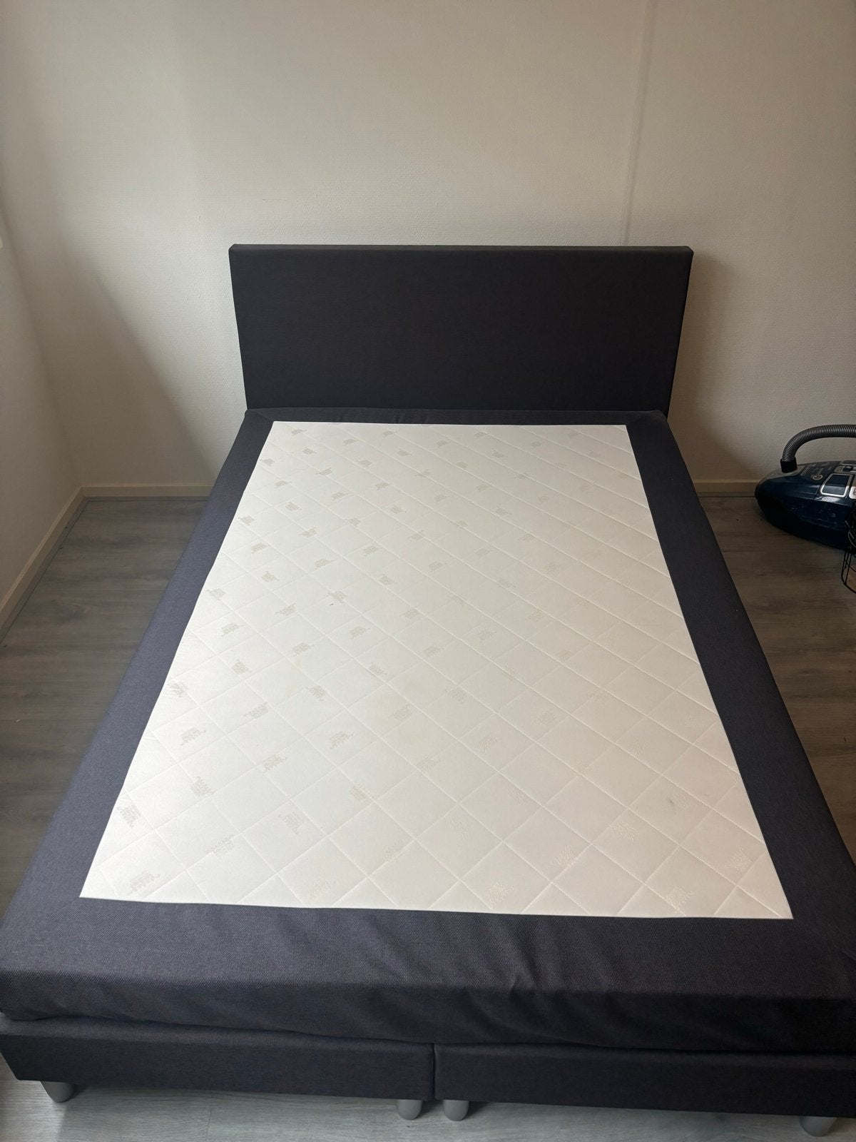 Boxspring 140x200 - Goede staat (excl. topmatras)