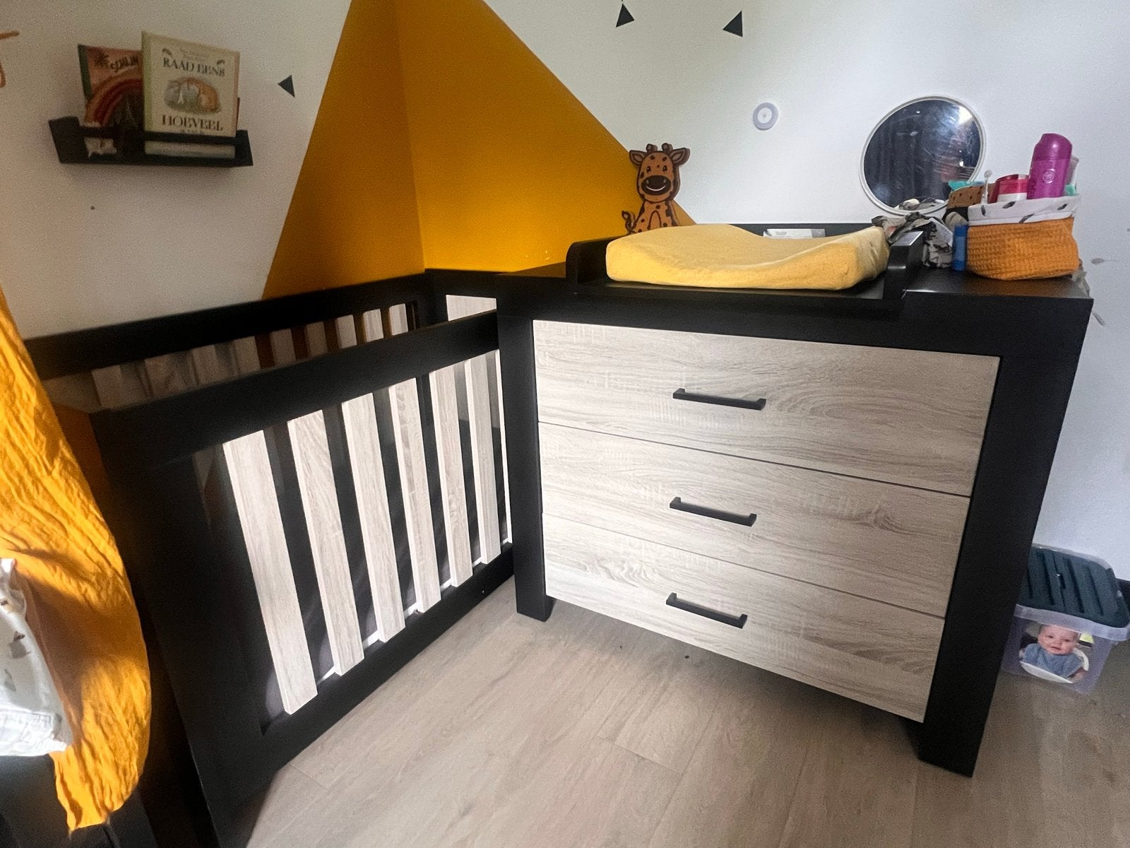 Complete babykamer: Ledikant, commode en kledingkast, Ophalen, Zo goed als nieuw, Jongetje of Meisje