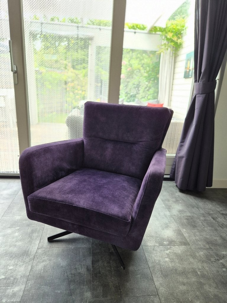 Paarse fauteuil, draaibaar, Ophalen, Minder dan 75 cm, Zo goed als nieuw, Stof
