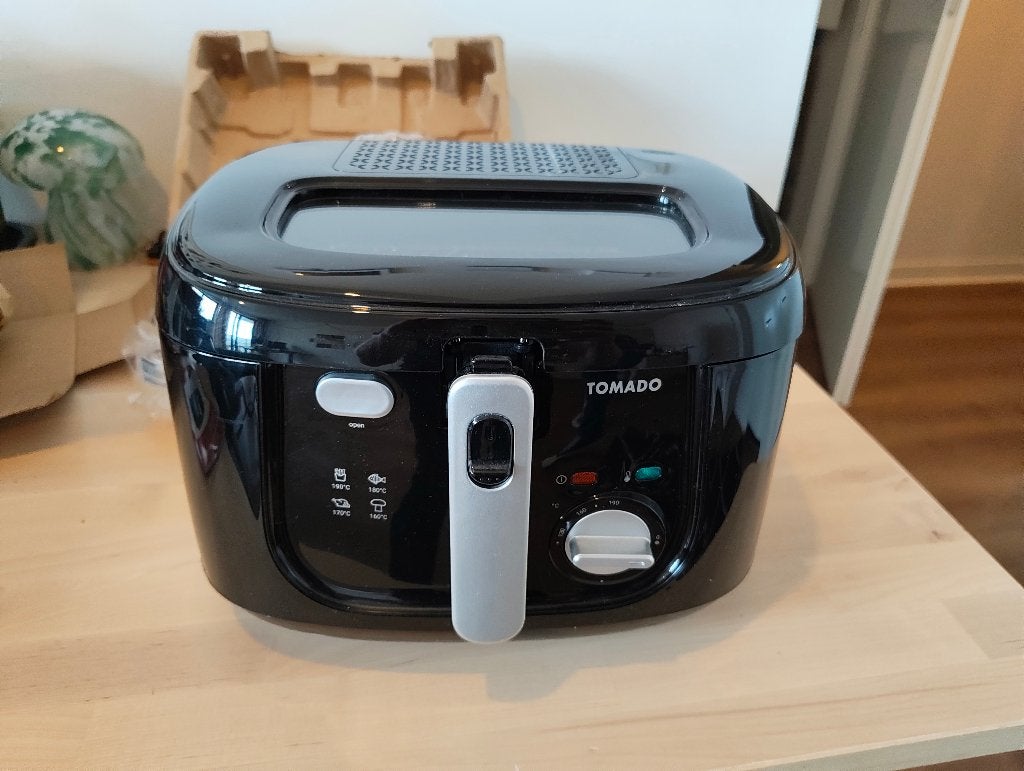 Tomado frituurpan 2,5L, 2 tot 3 liter, Ophalen, Nieuw, Uitneembare binnenpan