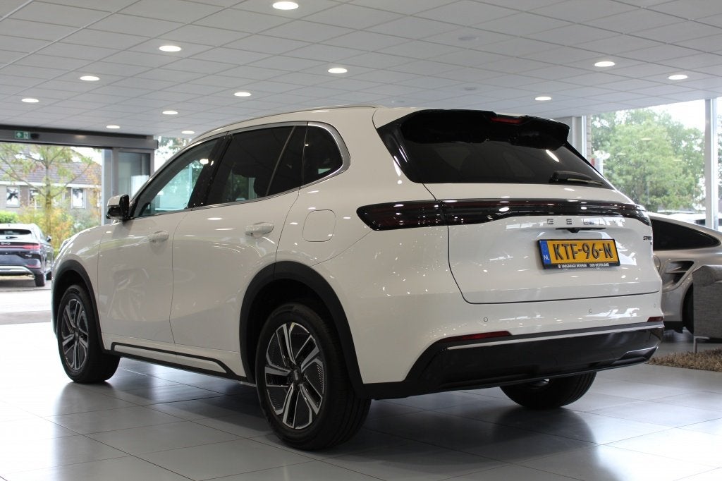 GEELY Starray EM-i 1.5 Pro Plug-in/CARPLAY/CRUISE/360, Auto's, Dealer onderhouden, Zwart, 4 cilinders, Wit