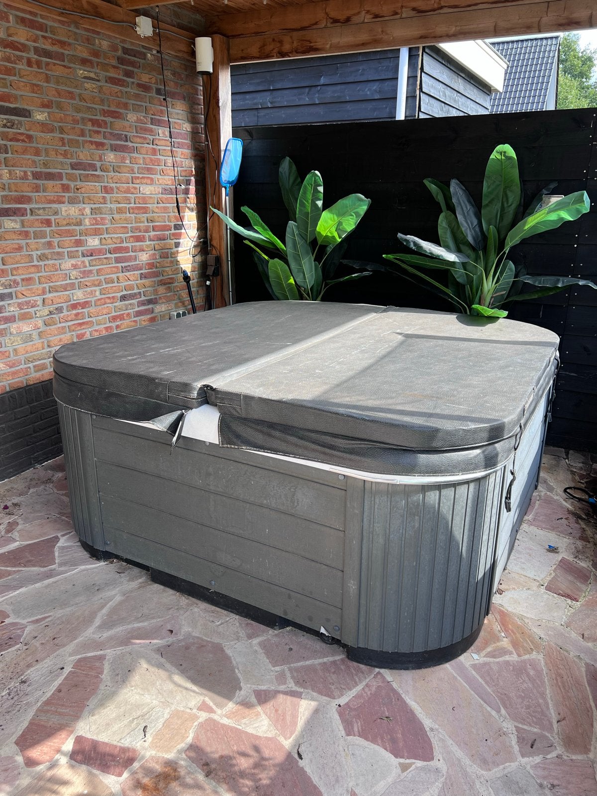 Luxe Balboa Jacuzzi met Afdekzeil, Ophalen, Gebruikt, Afdekzeil, Vast