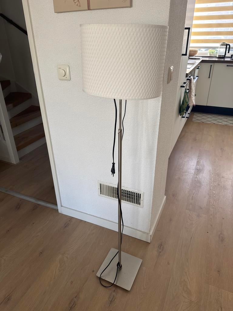 IKEA ALÄNG vloerlamp met witte kap, Ophalen, Gebruikt, Metaal, 150 tot 200 cm