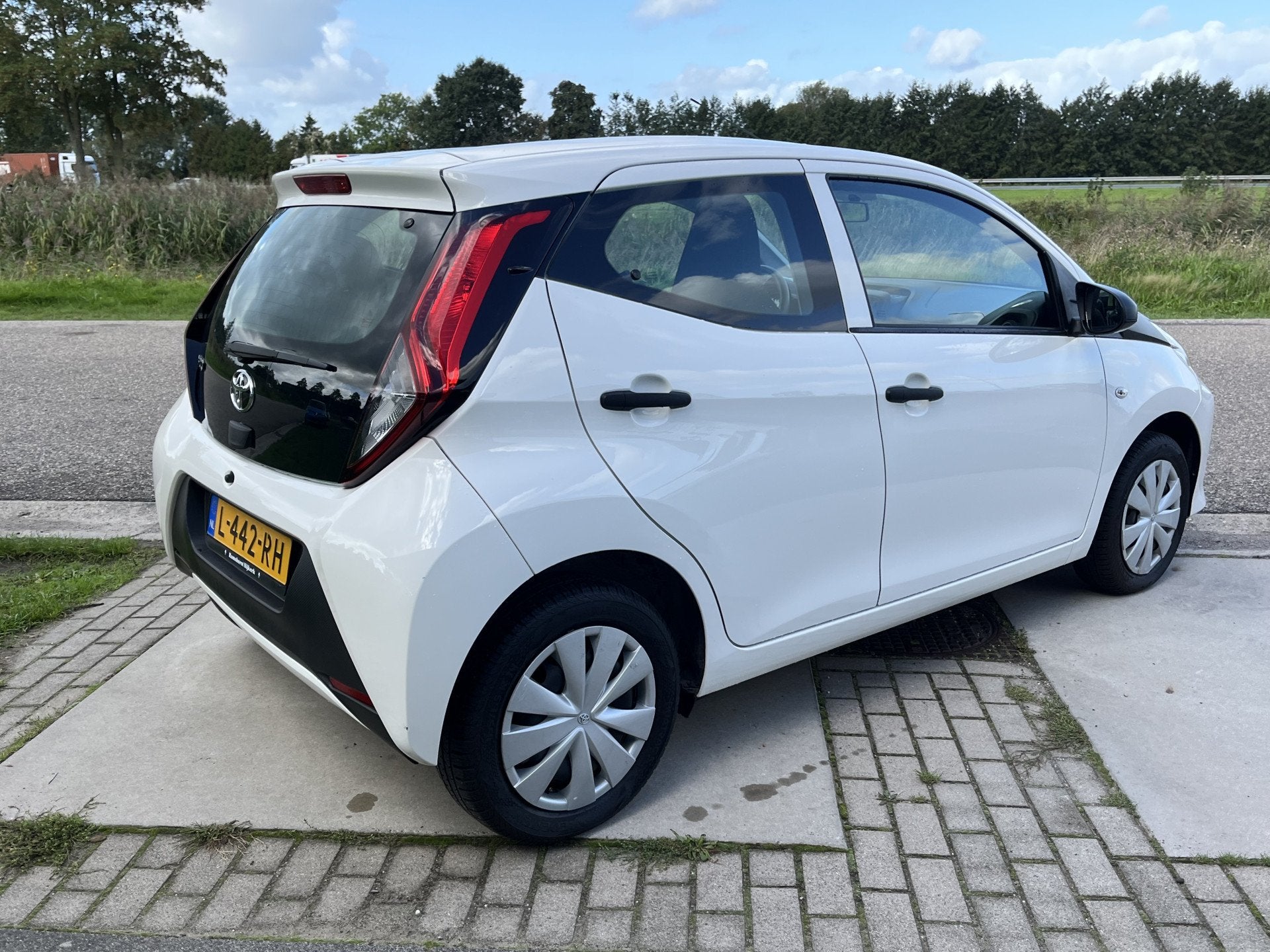 Toyota Aygo 1.0 VVT-i x-fun / Airco / Cruise / Elek Ramen V, Voorwielaandrijving, 12 maanden, Stof, Gebruikt