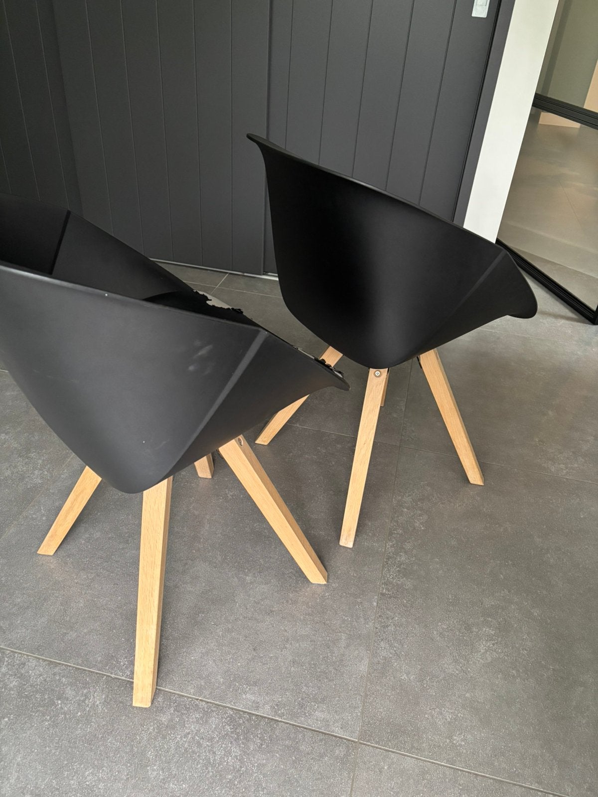 Twee zwarte kuipstoelem (Kick Collection) te koop! Gratis!, Gebruikt, Twee, Zwart, Ophalen