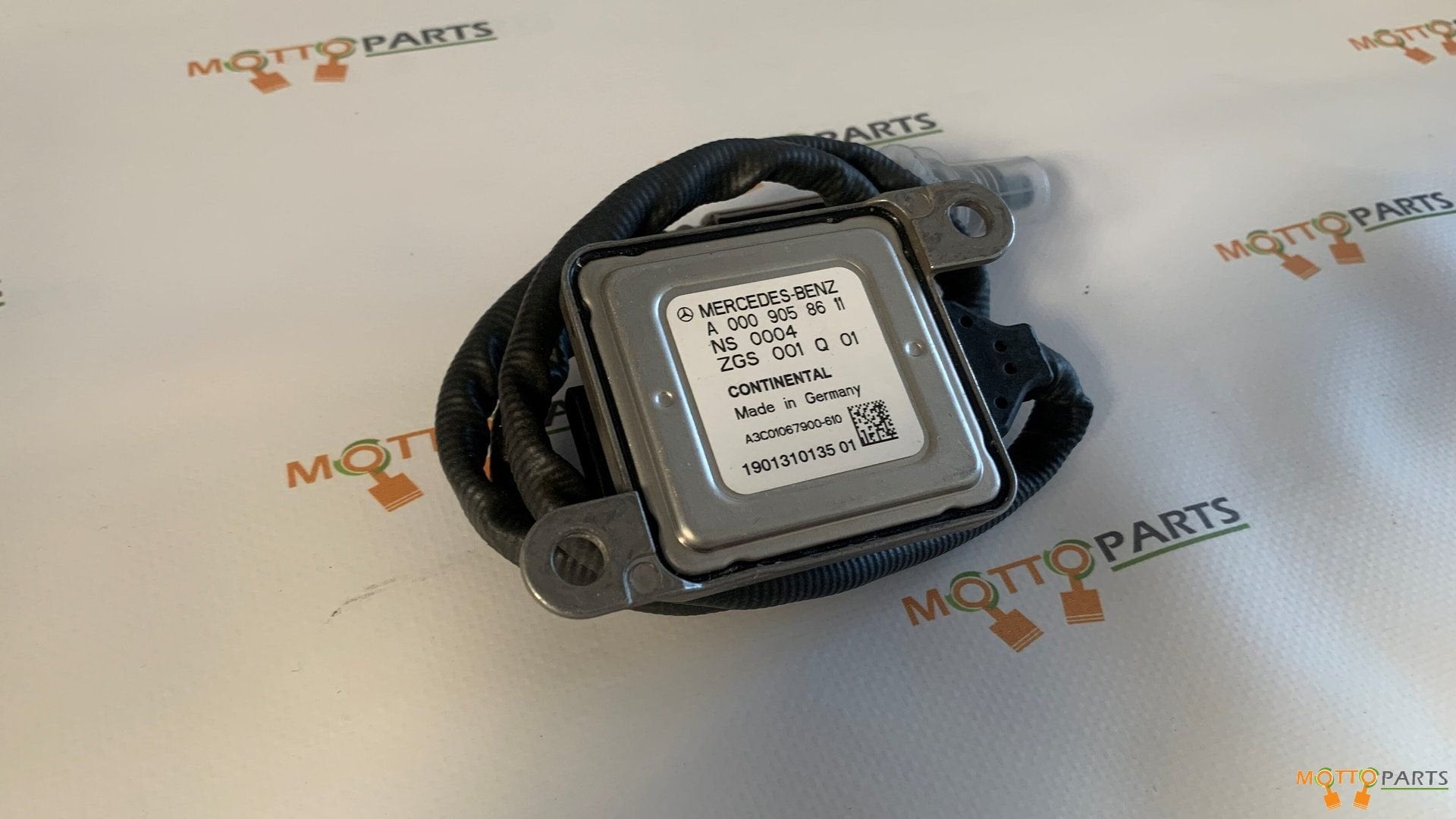 Mercedes-Benz NOx sensor A0009058611 - A3C01067900 ZGS001Q01, Gebruikt, -, Ophalen of Verzenden, -
