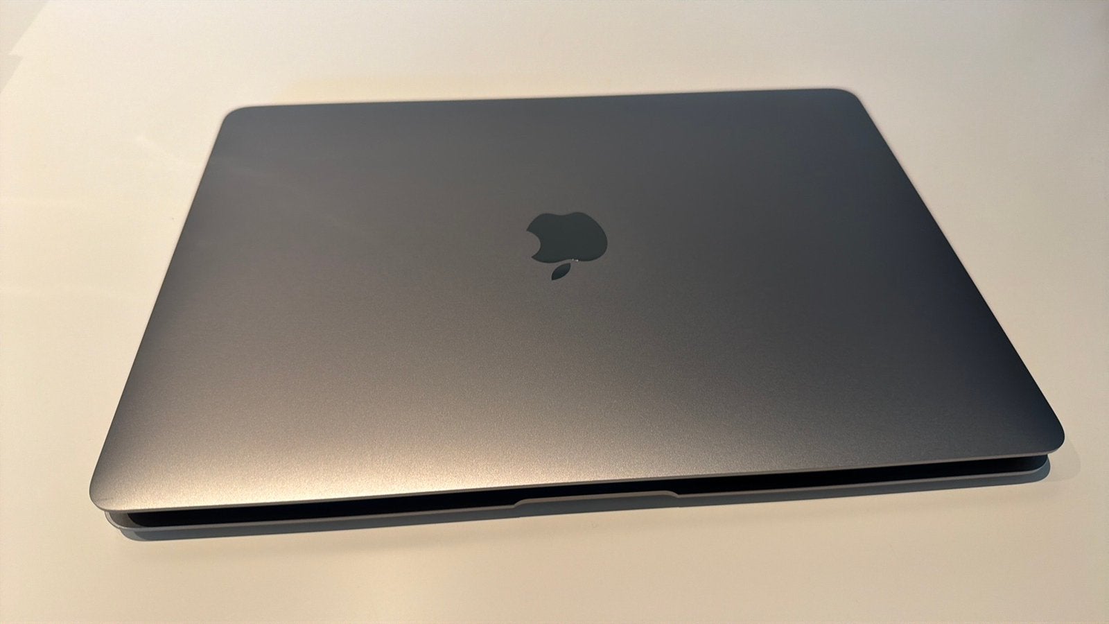 Foto 3 van MacBook Air 2020 i5 Quad core 8GB 256GB