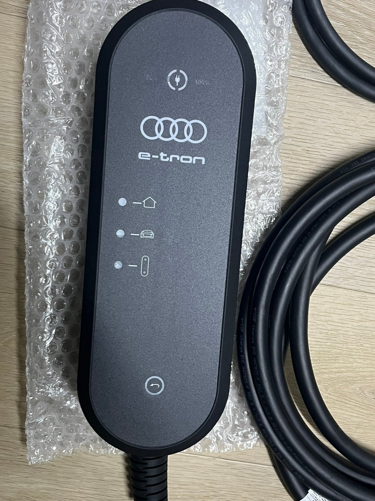 Nieuwe Audi e-tron Compacte Laadpaal met Laadkabel, Ophalen of Verzenden, Nieuw, Laadpaal en Laadkabel