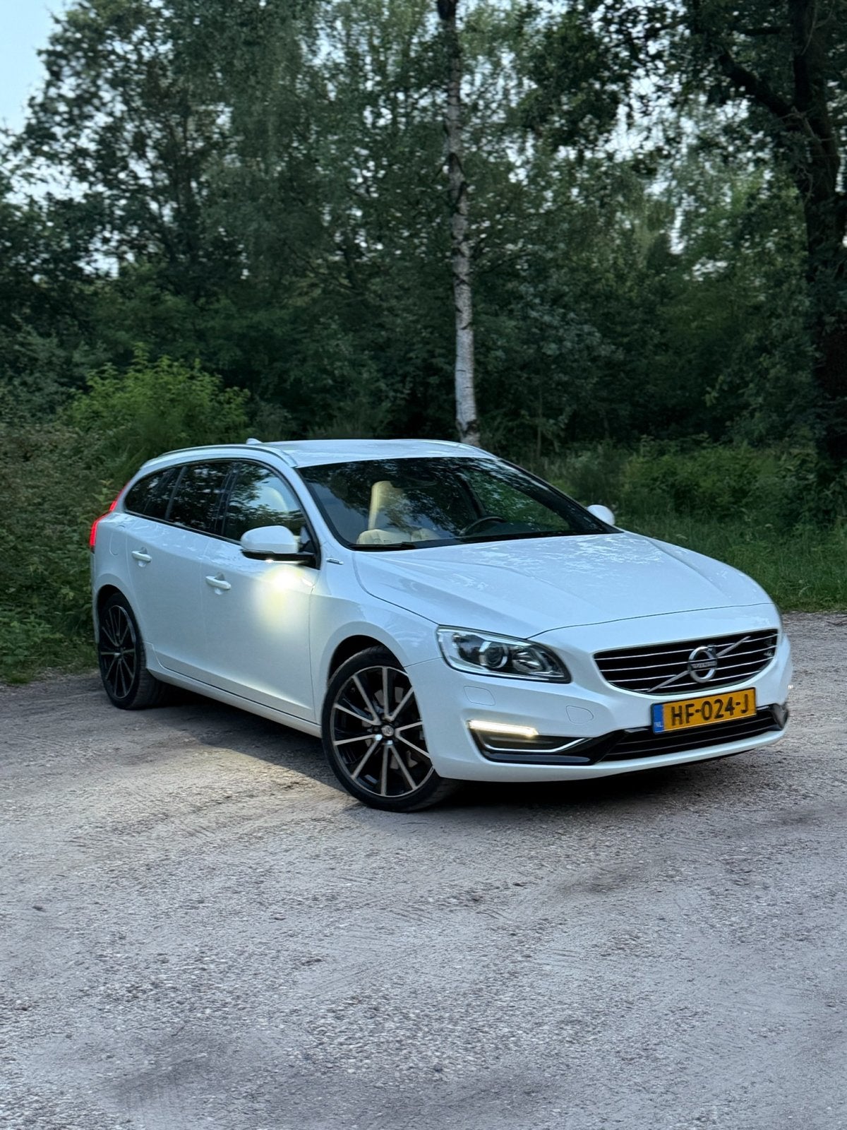 Volvo V60 D5 Twin Engine 231pk GeartronicAWD special edition, Auto's, Automaat, 1800 kg, Vierwielaandrijving, Particulier