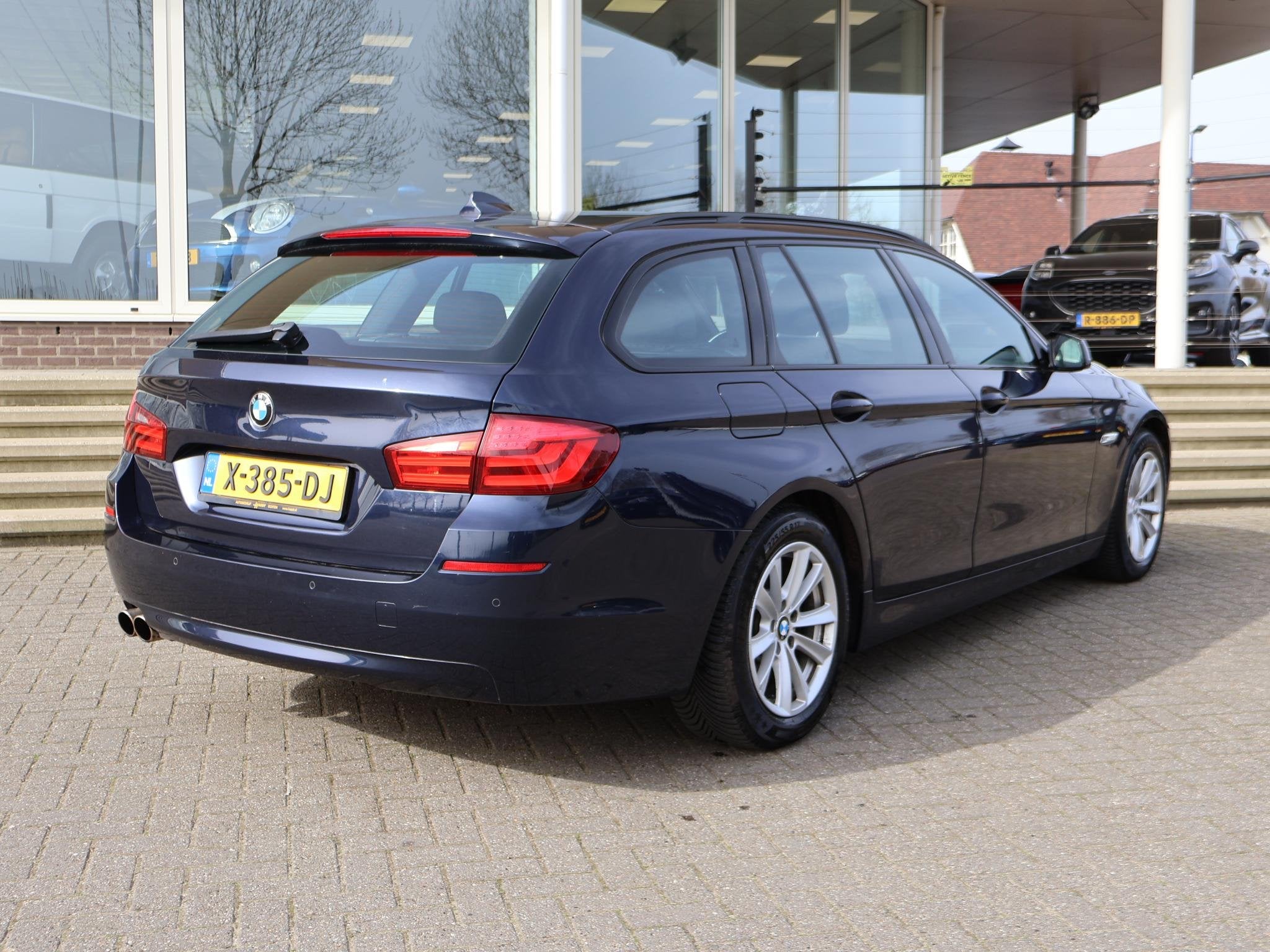 BMW 5-serie Touring 528i 258 PK 6-CILINDER AUT. + LEDER | ST, Auto's, BMW, Euro 5, Gebruikt, Zwart, Blauw