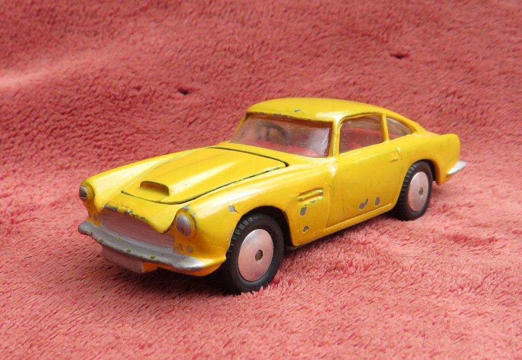 Corgi Toys. Aston Martin DB4, Ophalen of Verzenden, Zo goed als nieuw, Auto, Corgi