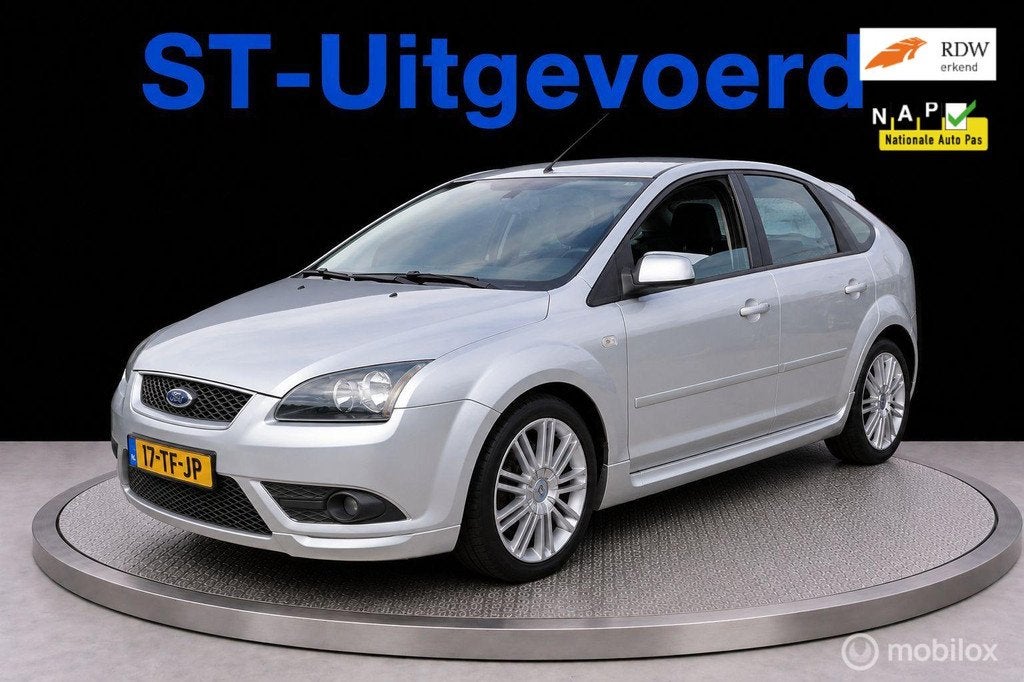 Ford Focus 1.6-16V ST - Uitgevoerd ., 1596 cc, Zwart, 4 cilinders, 116 pk