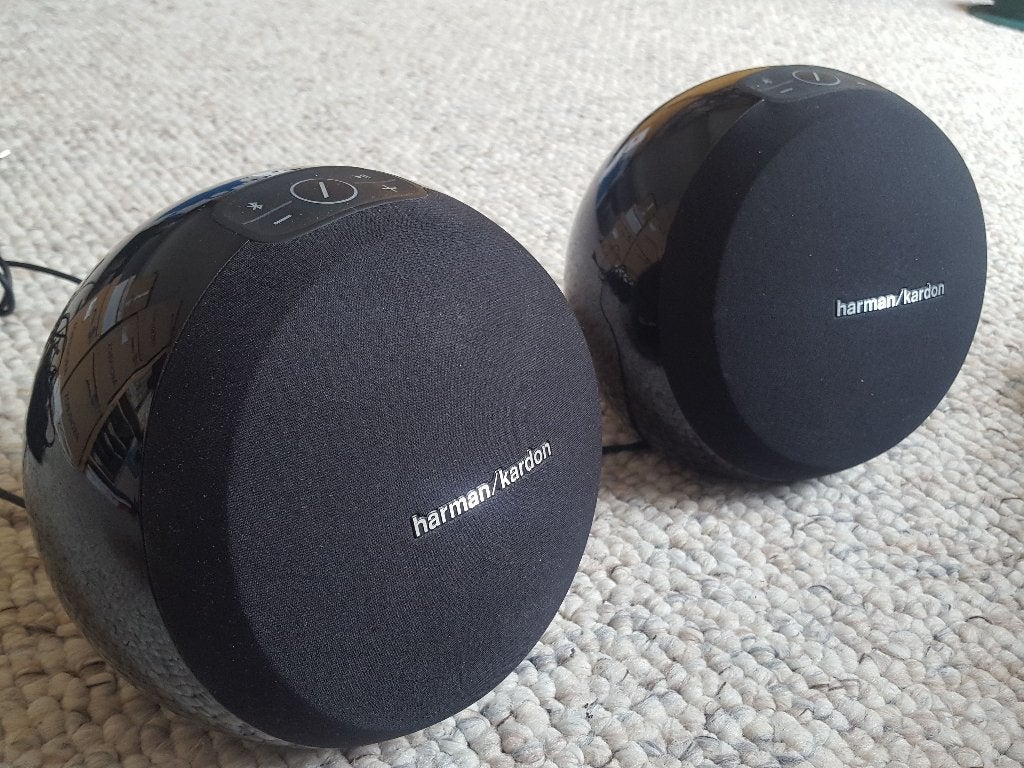 Harman Kardon bluetooth luidspreker, Audio, Tv en Foto, Ophalen, Zo goed als nieuw, AUX-ingang, Minder dan 60 watt