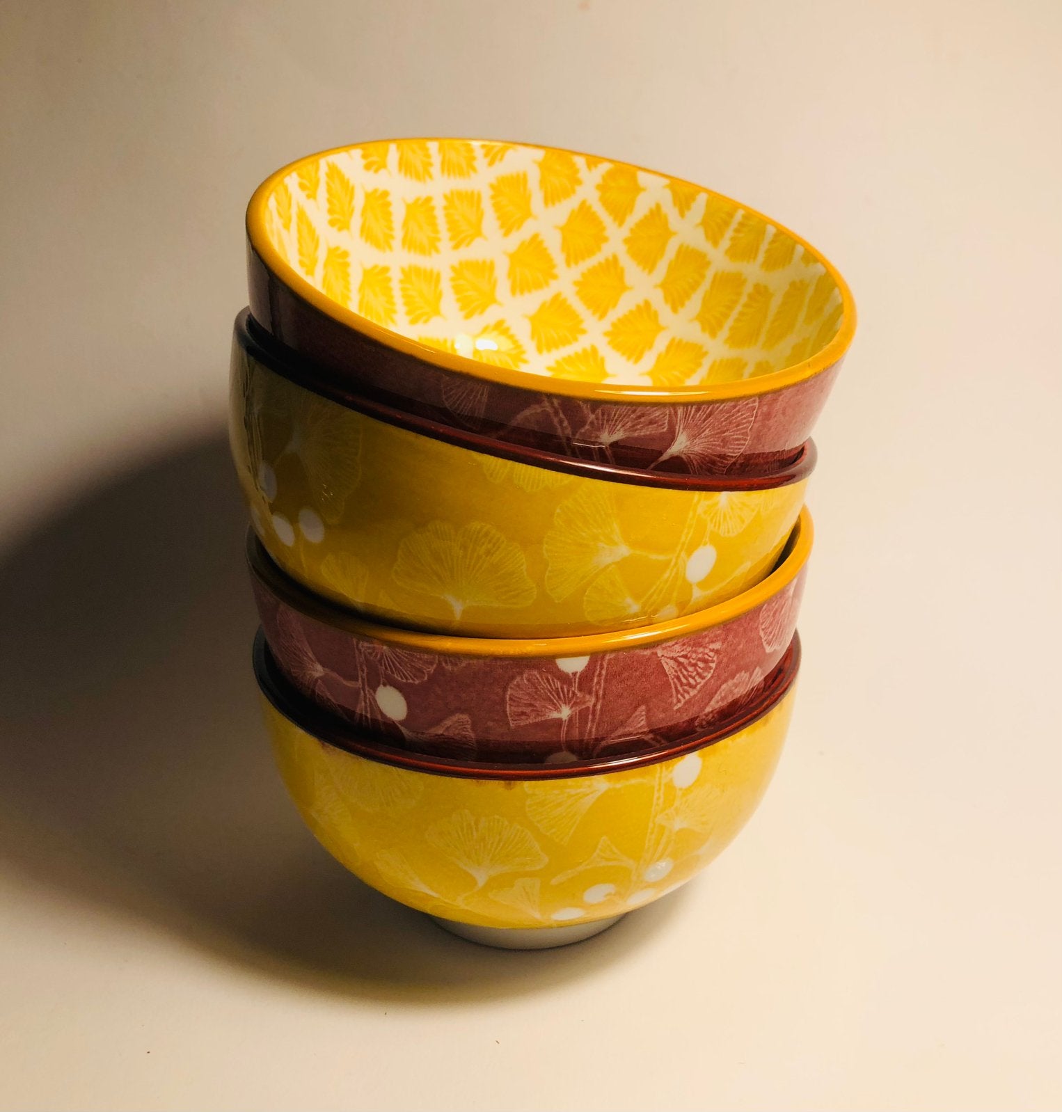 Vier ontbijtschaaltjes, dessertschaaltjes, rood en geel, Huis en Inrichting, Keuken | Servies, Ophalen of Verzenden, Glas, Overige stijlen