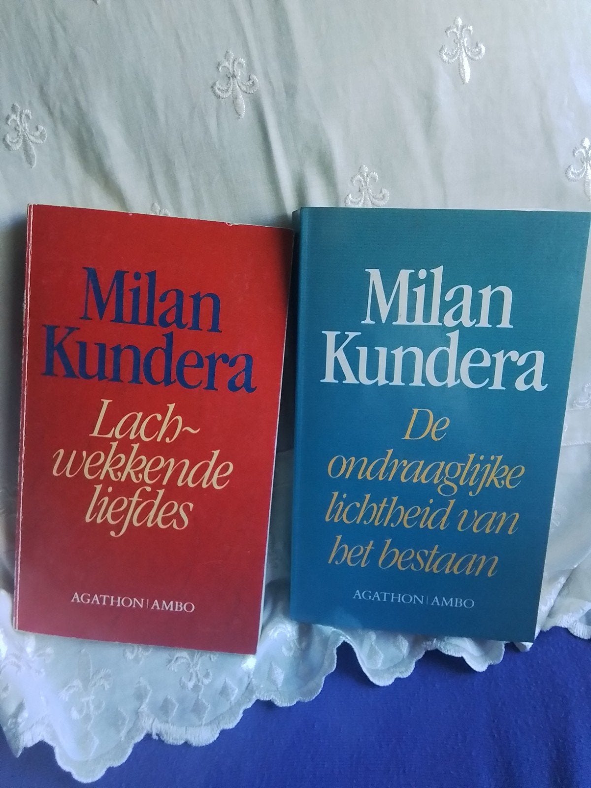 Kundera - Lachwekkende Liefdes & De ondraaglijke licht, Verzenden, Zo goed als nieuw, Milan Kundera, Nederland
