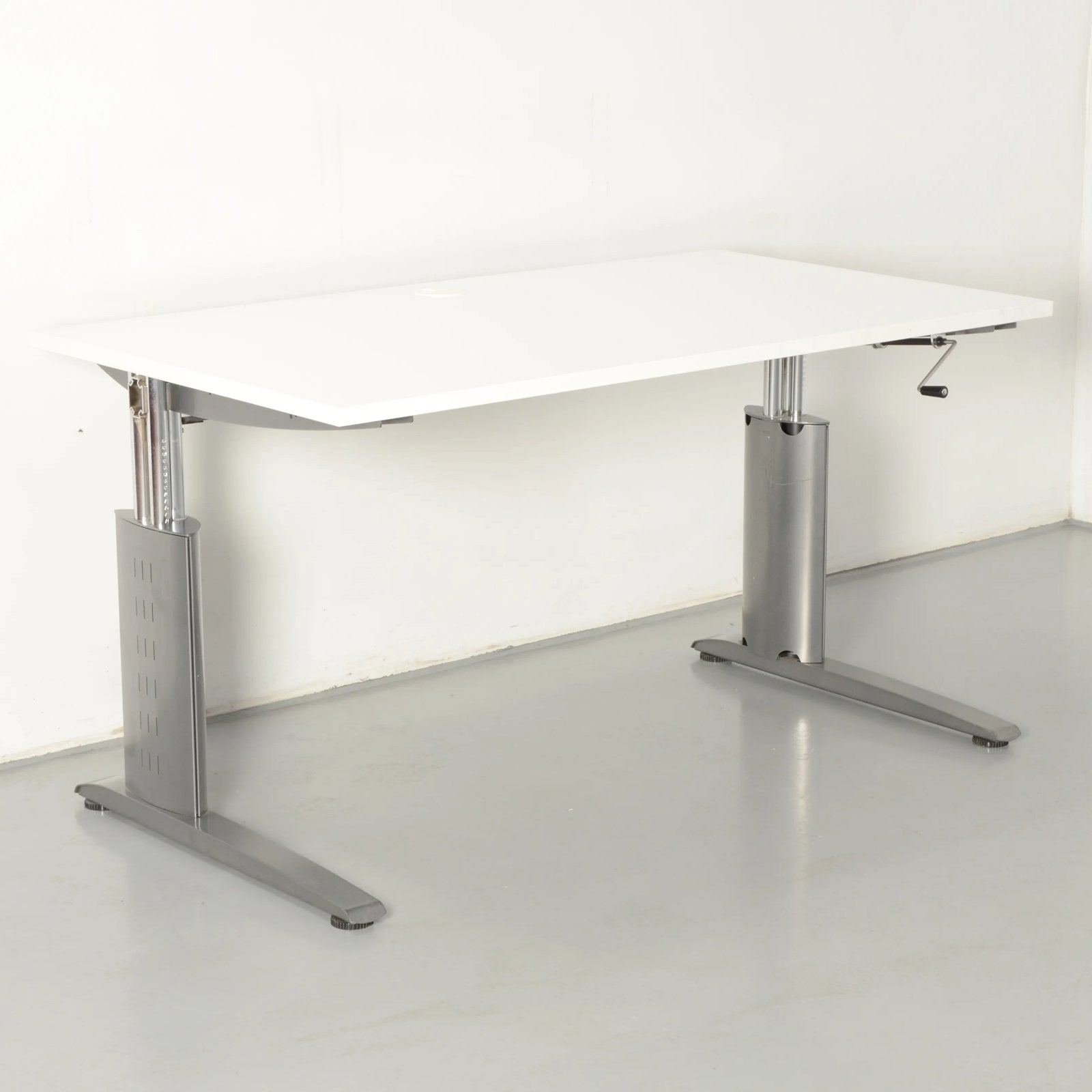 Vepa hoogte verstelbaar bureau – 140  80 cm, Huis en Inrichting, Bureaus, Ophalen, Gebruikt, In hoogte verstelbaar, 140 cm