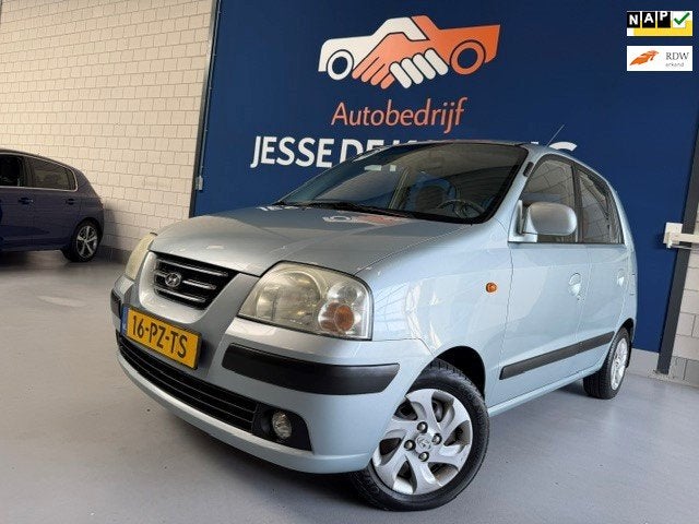 Hyundai Atos 1.1i Dynamic Cool Automaat / bj.2005 / airco /, Auto's, Gebruikt, 31 €/maand, 4 cilinders, Origineel Nederlands