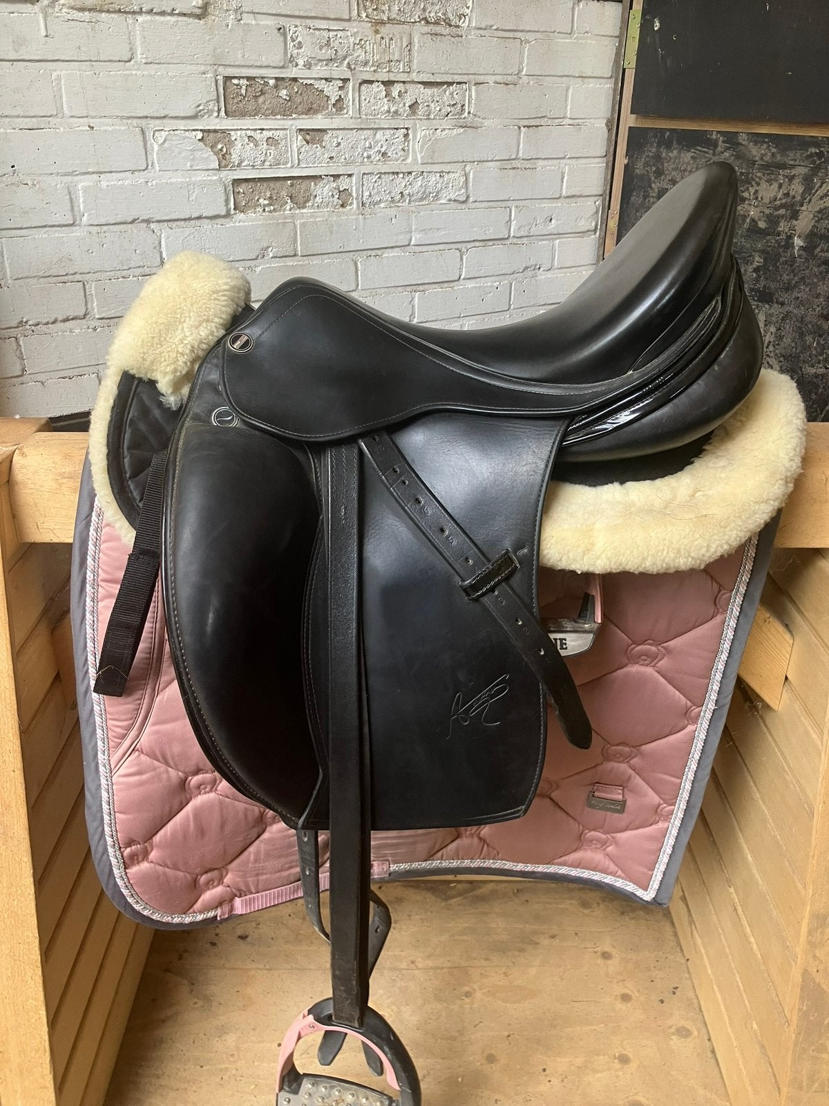 Erreplus zadel 17inch MW Adelinde, Dieren en Toebehoren, Ophalen, Gebruikt, Dressuur, M (17 inch)