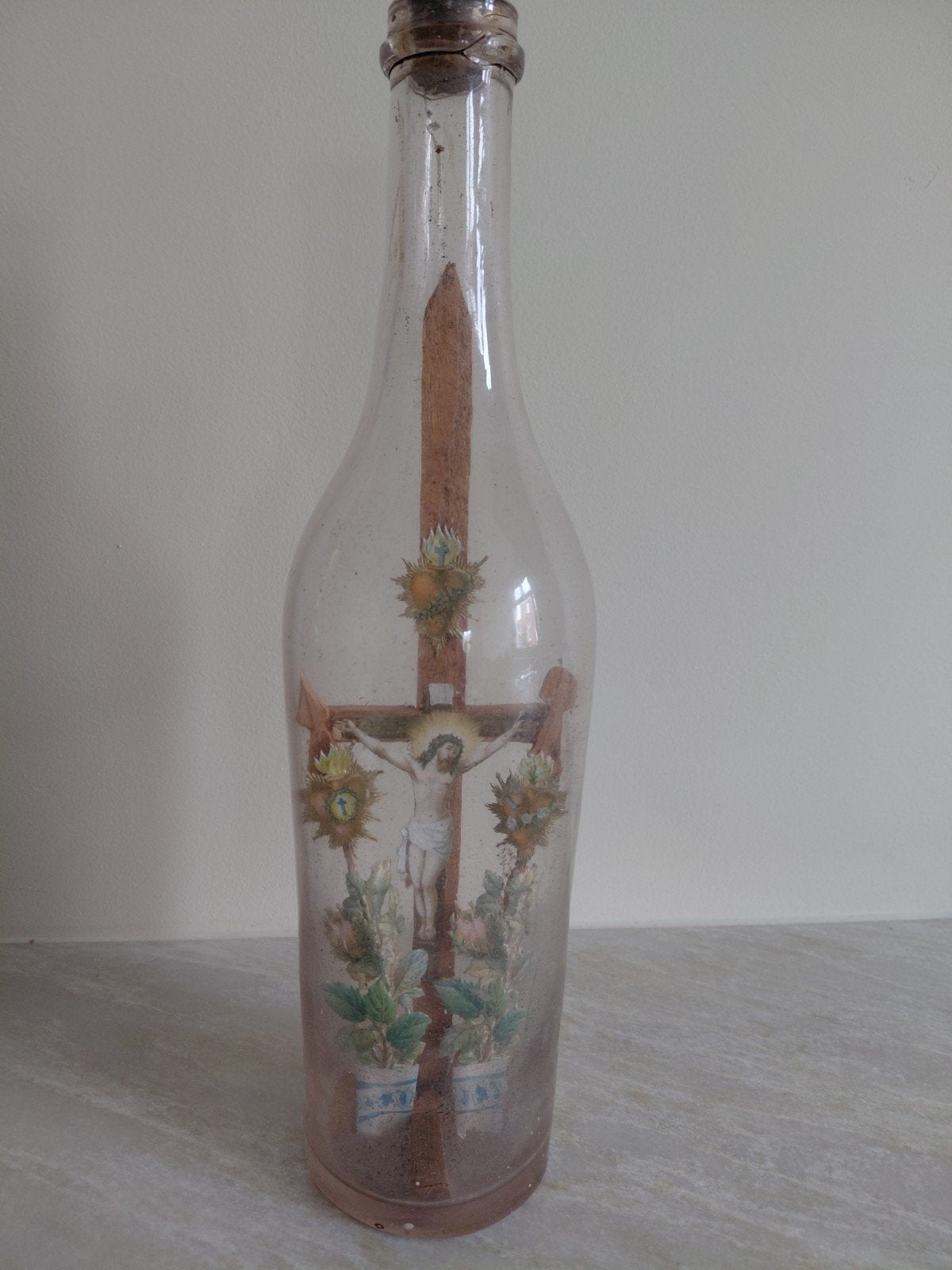 Antieke Volkskunst Fles met Kruisbeeld - Religieus Decor, Antiek en Kunst, Ophalen of Verzenden