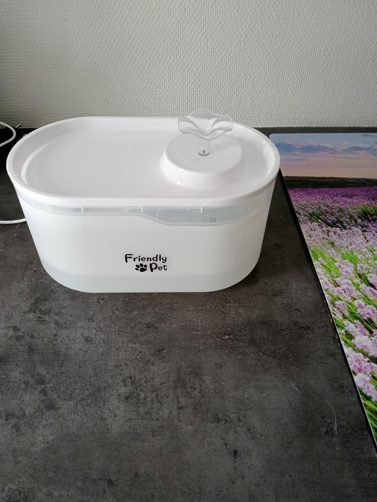 Friendly Pet waterfontein + filters, Ophalen of Verzenden, Automatisch, Zo goed als nieuw