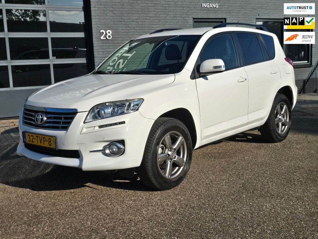 Toyota RAV4 2.0 VVTi X-Style 2WD MOOIE AUTO VEEL EXTRA'S, Auto's, Gebruikt, Zwart, 4 cilinders, 2000 kg
