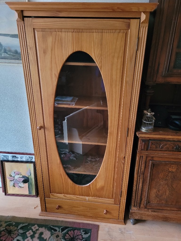 Kast.  vitrinekast, Ophalen, Zo goed als nieuw