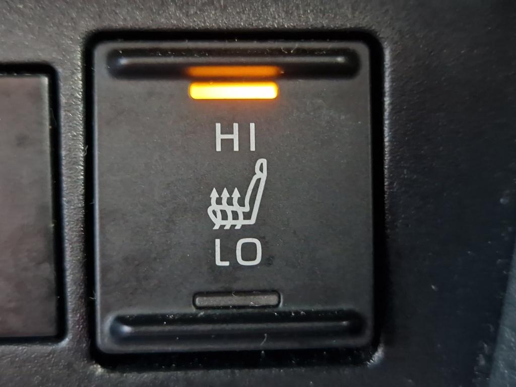Toyota Yaris Cross 1.5 Hybrid Dynamic Carplay - Stoelverwarm, Auto's, Toyota, 12 maanden, Stof, Gebruikt, Overige kleuren