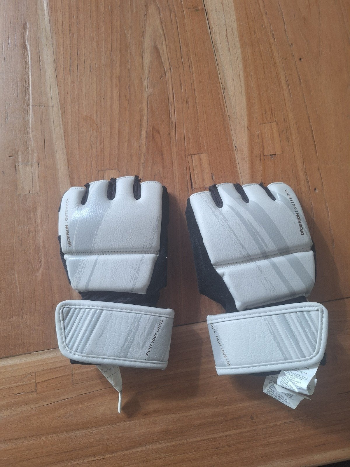 Outshock Vechtsport Handschoenen - Wit/Zwart, Ophalen of Verzenden, Gebruikt, Overige, Vechtsportbescherming