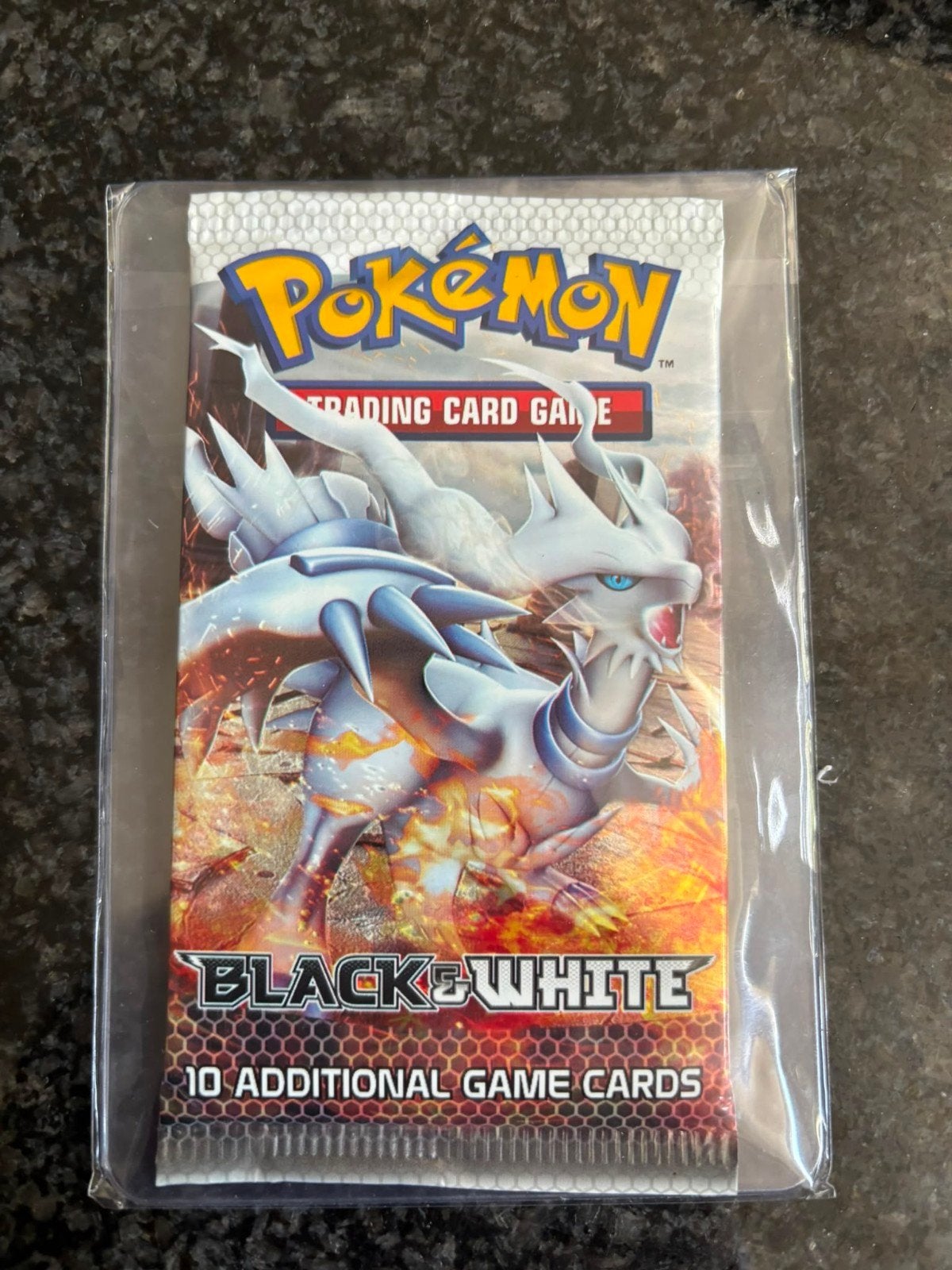 Pokémon Black & White Base Set Booster Pack (Sealed 2011), Ophalen of Verzenden, Nieuw, Booster