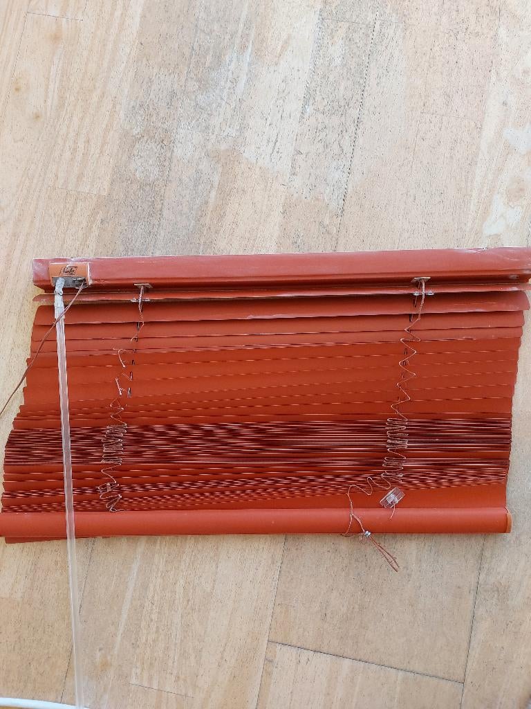 Luxaflex ossenbloed rood, Ophalen, Minder dan 50 cm, Gebruikt, Ossenbloed rood