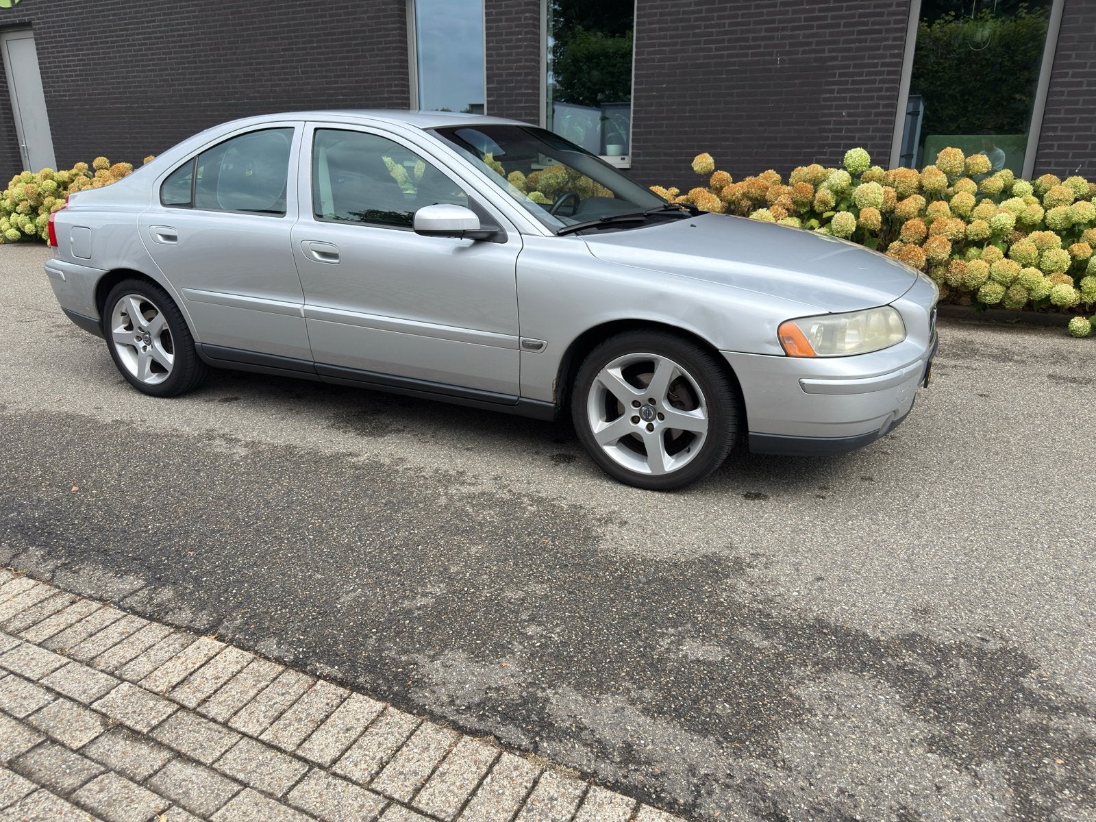 Volvo S60 2.4 140PK 2004 zilver, Auto's, Voorwielaandrijving, S60, 75 €/maand, Particulier