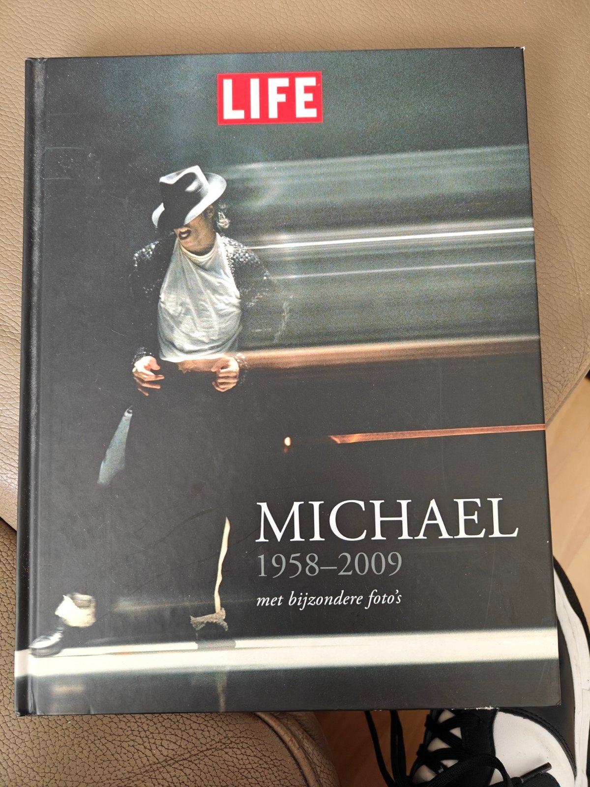 Michael Jackson LIFE Boek: 1958-2009 met Bijzondere Foto's, Boeken, Ophalen of Verzenden, Gelezen, LIFE Magazine, Amerika
