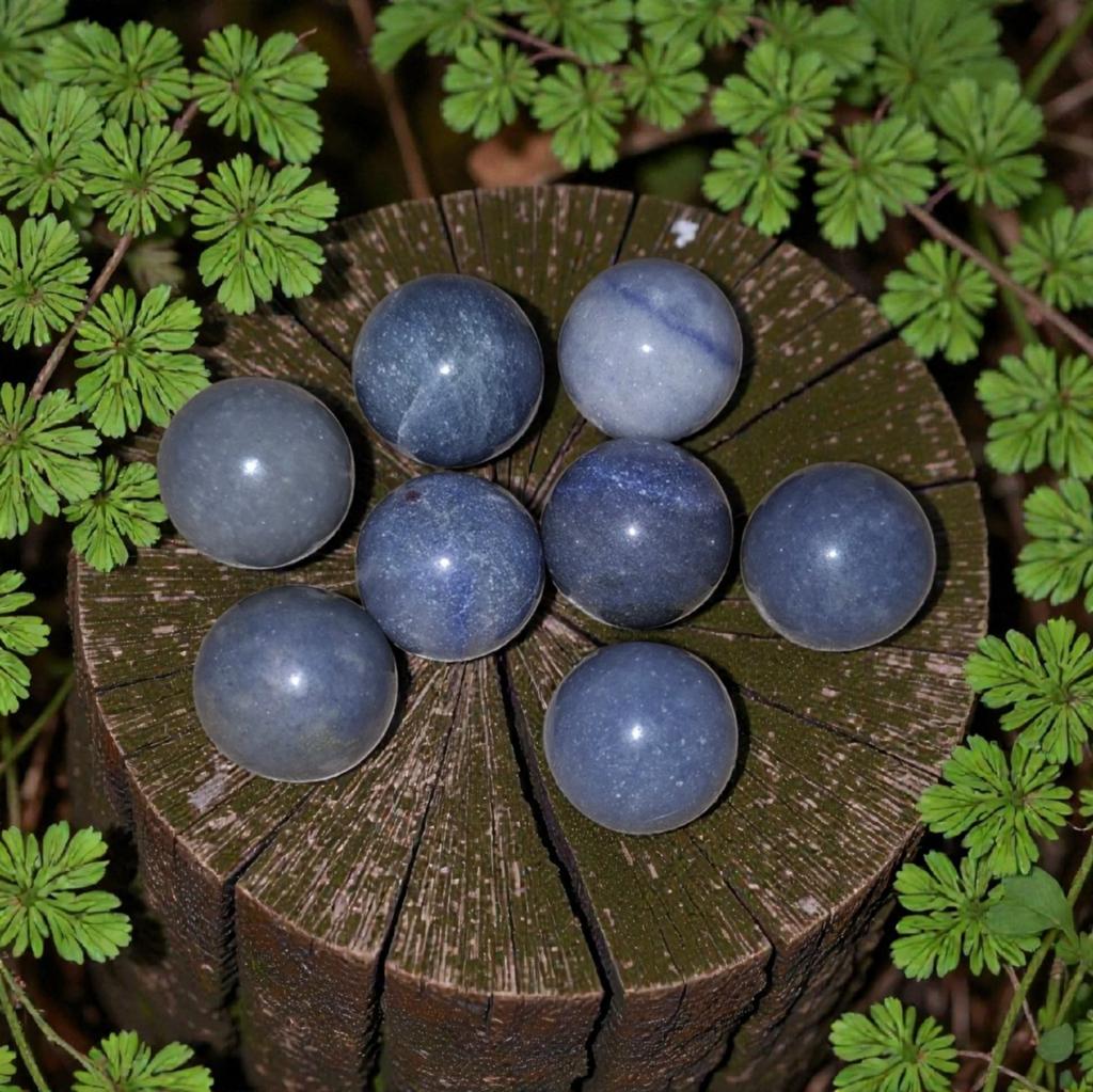 Blauwe kwarts bolletjes, Verzamelen, Mineralen en Fossielen, Ophalen of Verzenden, Mineraal