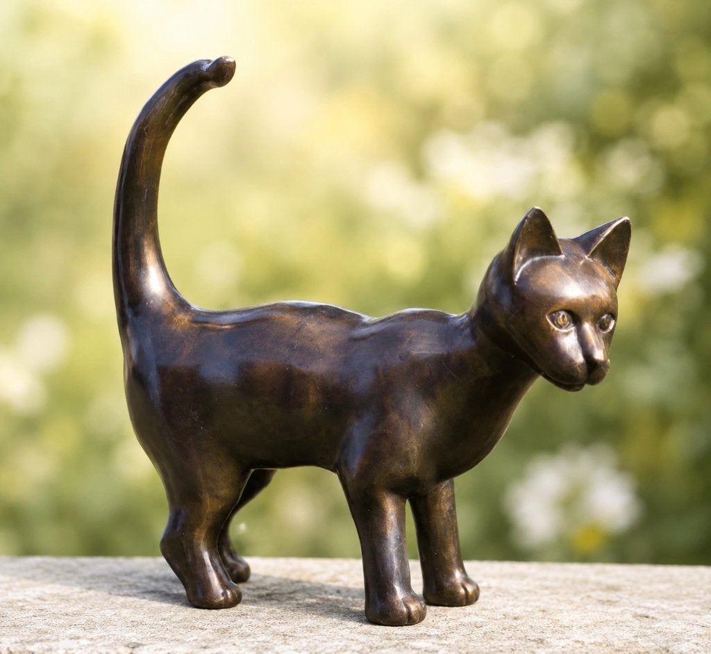 POES DIE LOOPT / bronzen dierenbeeld / KAT