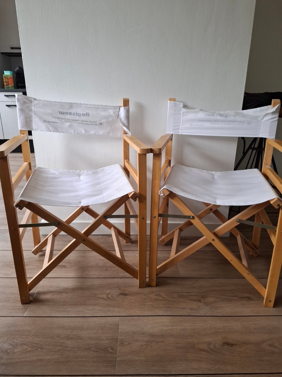 Regisseursstoelen met reclame-uitingen, Ophalen, Hout, Gebruikt, Twee